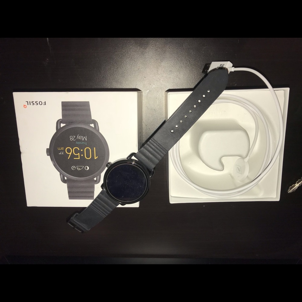Fossil Smart Watch - Picture 2 of 3